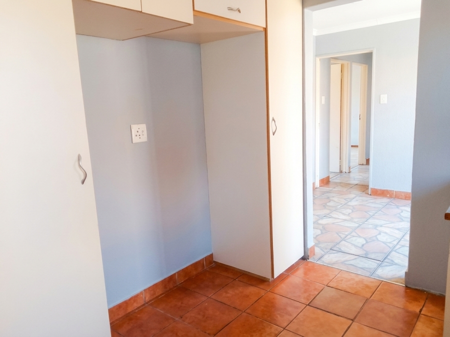To Let 4 Bedroom Property for Rent in Geelhoutpark North West
